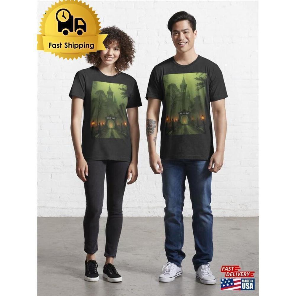 The Witch A Haunting Ominous Place Horror Movie Graphic T-Shirt